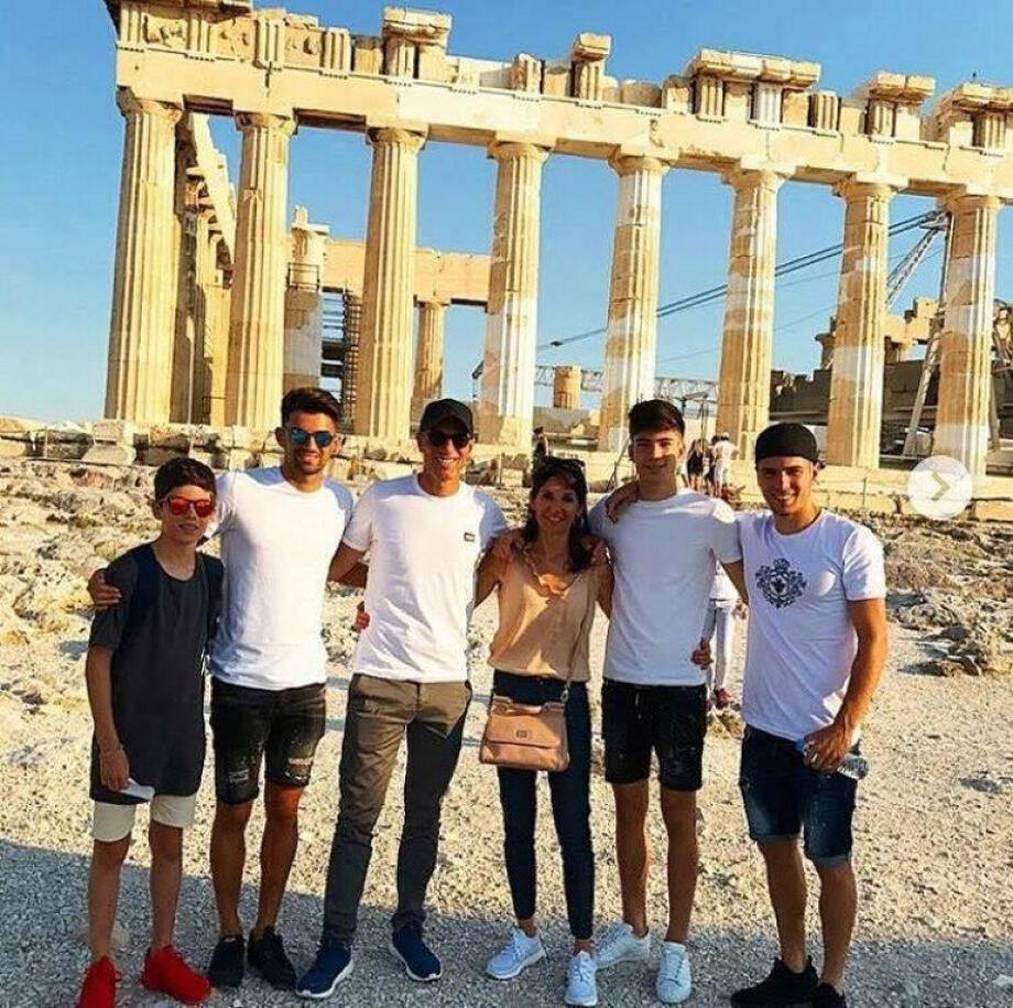 Στην Αθήνα ο Ζιντάν με την οικογένεια του!